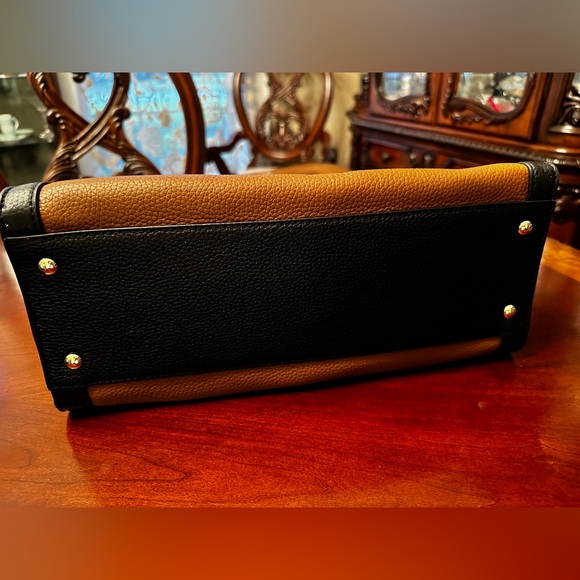 Michael Kors Leather Bag with handles and shoulder strap. Brown and Black. - Picture 3 of 8